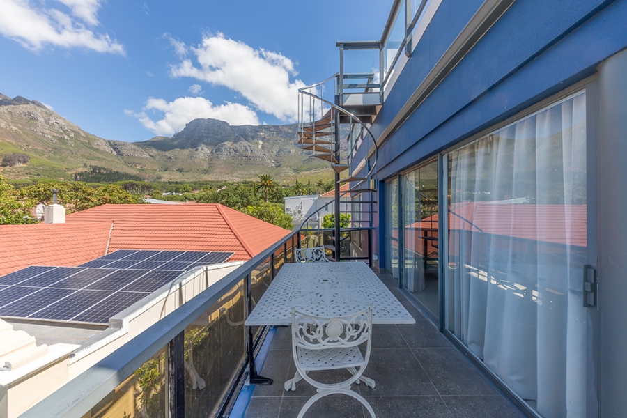 7 Bedroom Property for Sale in Oranjezicht Western Cape